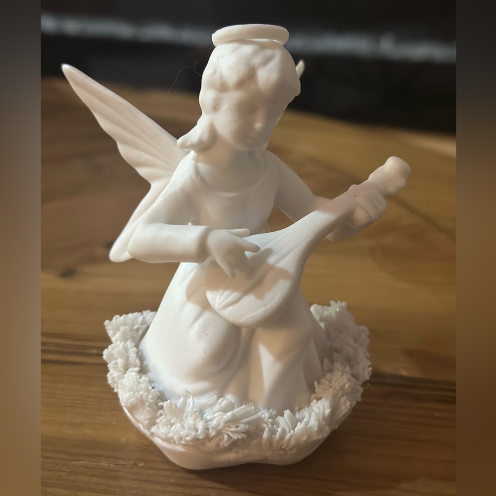 Lenwile China Ardalt Japan Angel Playing Mandolin Figurine with Spaghetti Lace - Picture 2 of 8